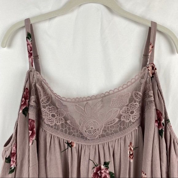 Torrid Lilac Crinkle Gauze Cold Shoulder Blouse - Picture 4 of 8